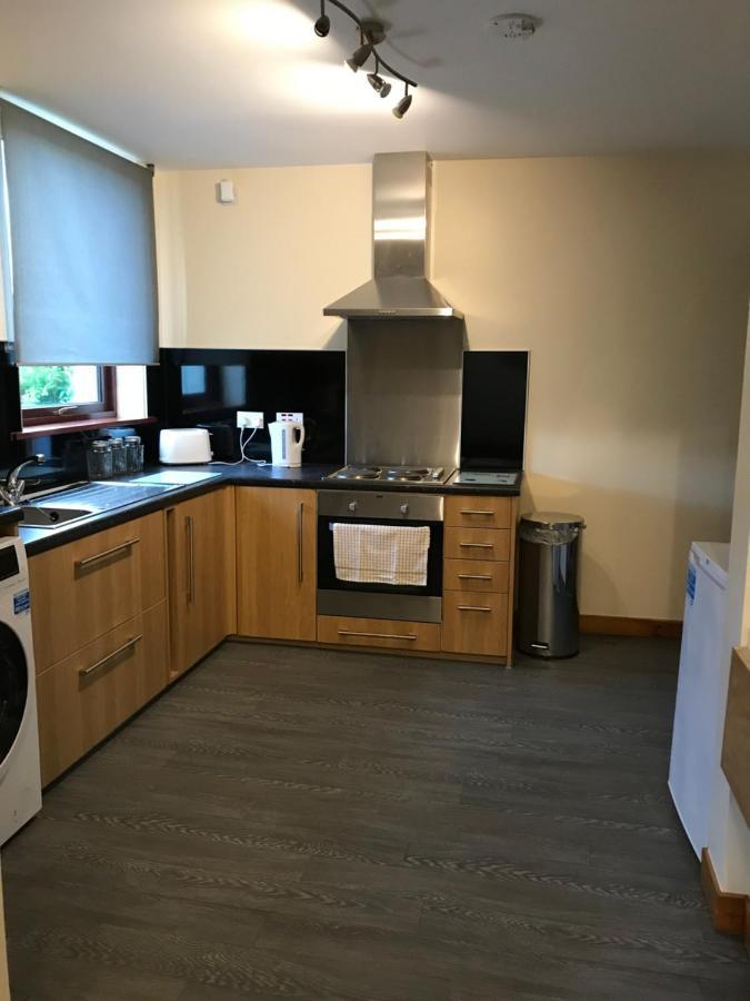 No 5 Newly Refurbished 4 Bedroom House Cononbridge Extérieur photo