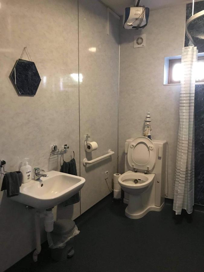 No 5 Newly Refurbished 4 Bedroom House Cononbridge Extérieur photo