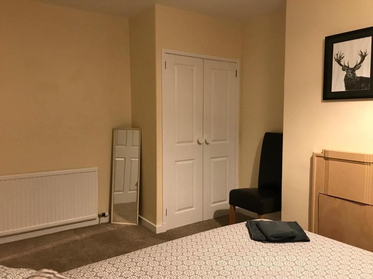No 5 Newly Refurbished 4 Bedroom House Cononbridge Extérieur photo