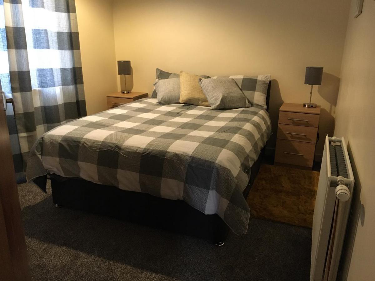 No 5 Newly Refurbished 4 Bedroom House Cononbridge Extérieur photo