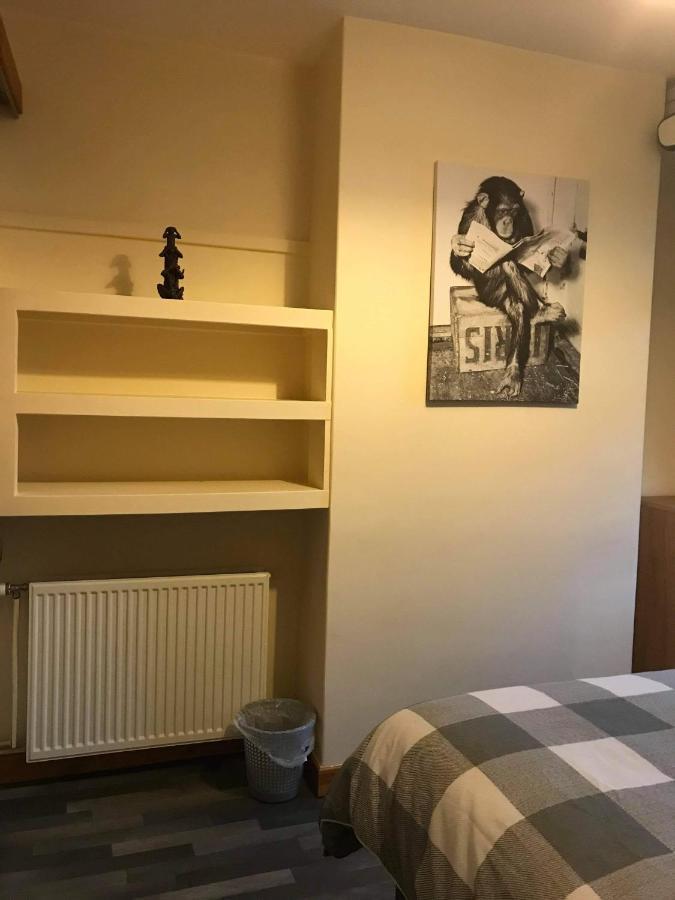No 5 Newly Refurbished 4 Bedroom House Cononbridge Extérieur photo