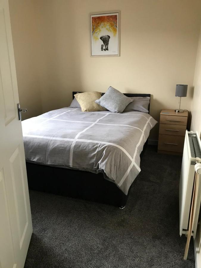 No 5 Newly Refurbished 4 Bedroom House Cononbridge Extérieur photo